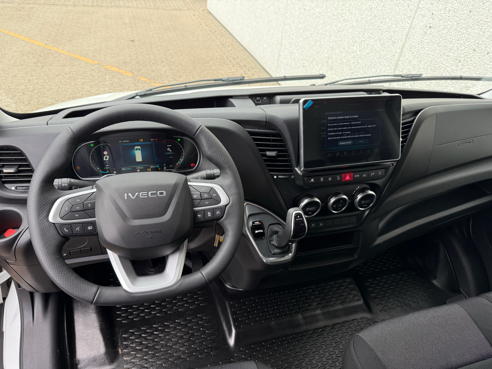 Billede af Iveco Daily 35S18 12m3 3,0 D 180HK Van 8g Aut.