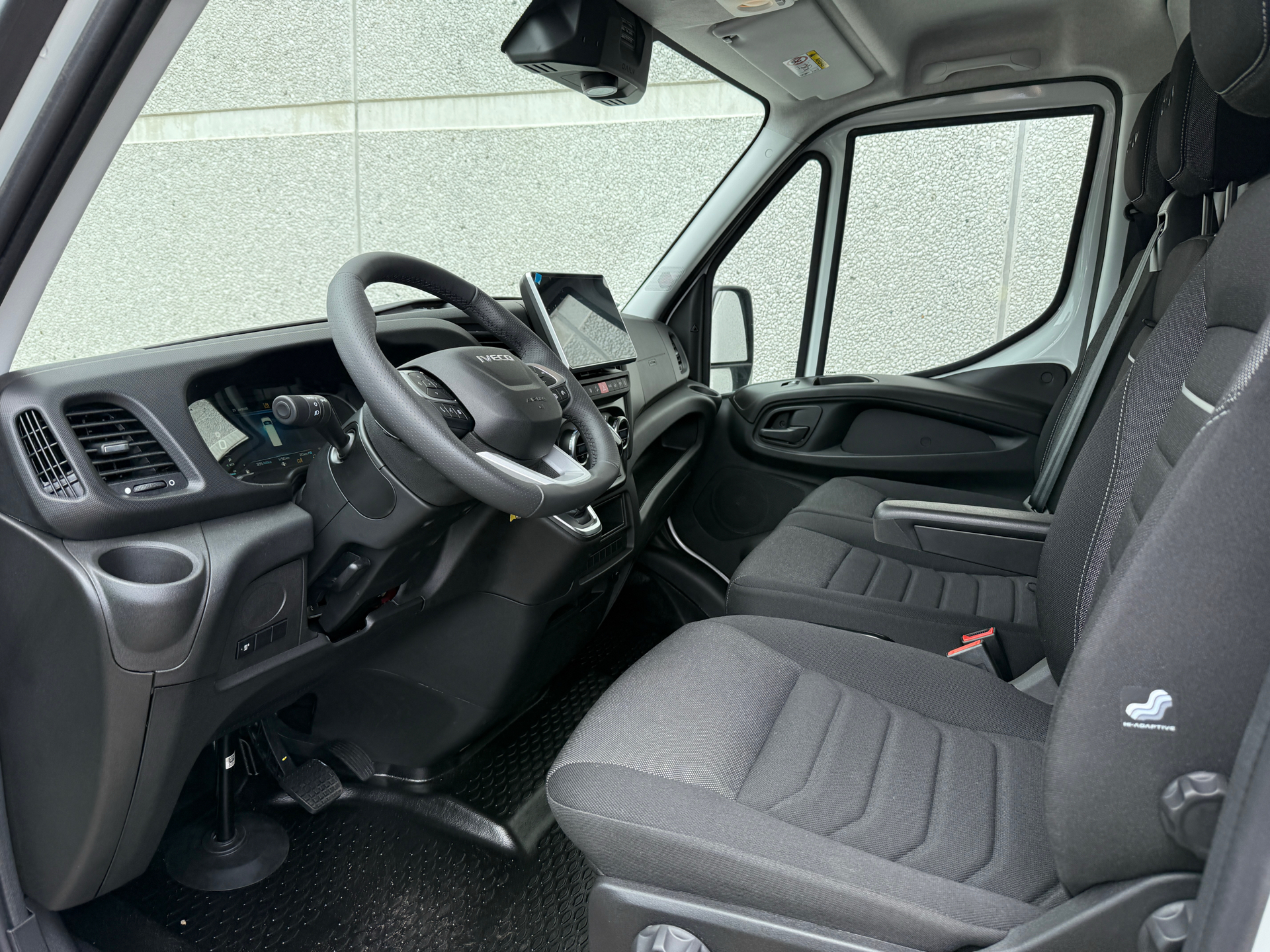 Billede af Iveco Daily 35S18 12m3 3,0 D 180HK Van 8g Aut.