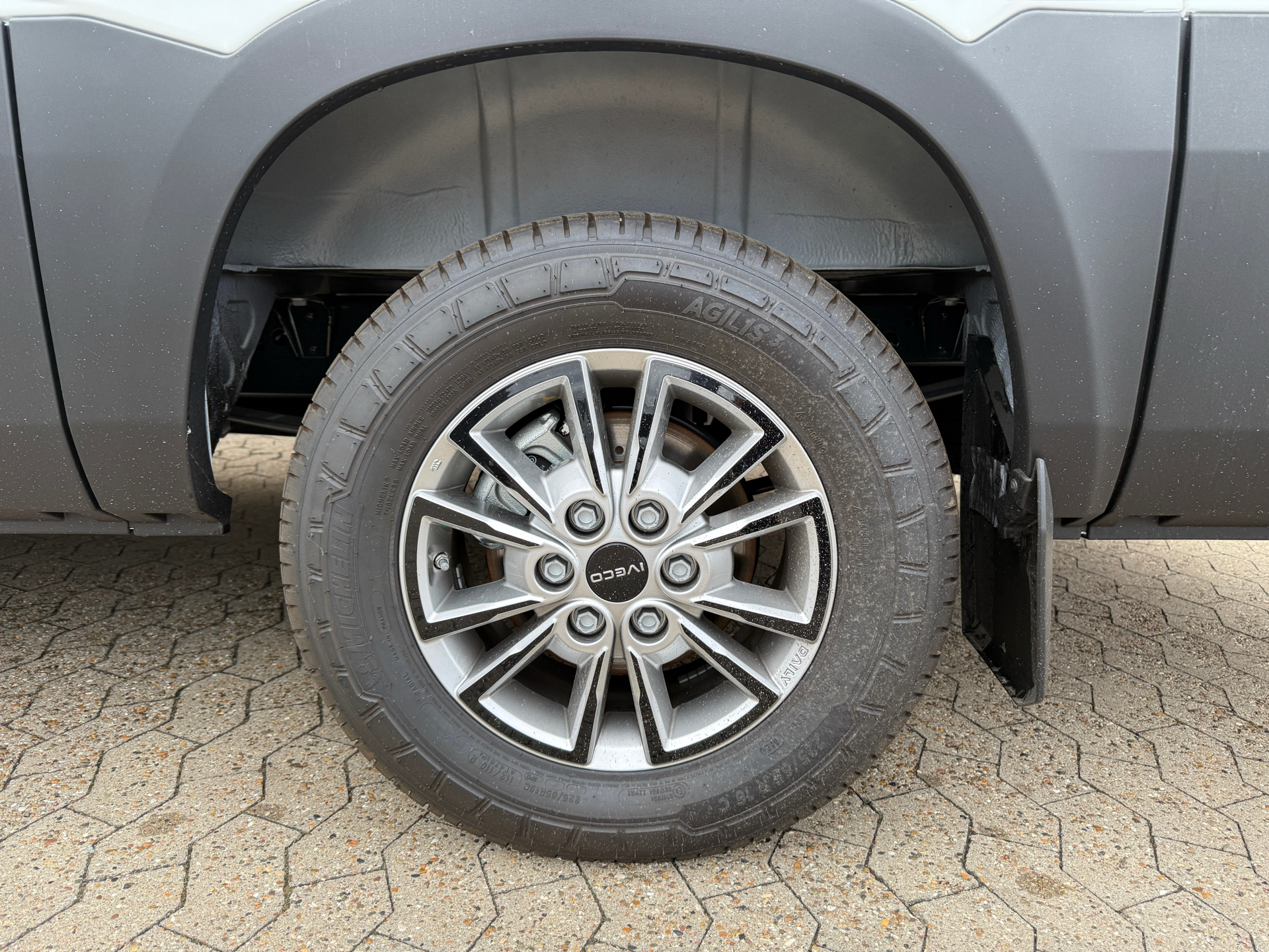 Billede af Iveco Daily 35S18 12m3 3,0 D 180HK Van 8g Aut.