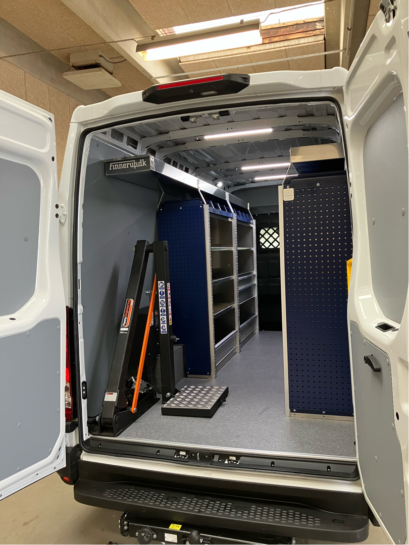 Billede af Iveco Daily 35S18 12m3 3,0 D 180HK Van 8g Aut.