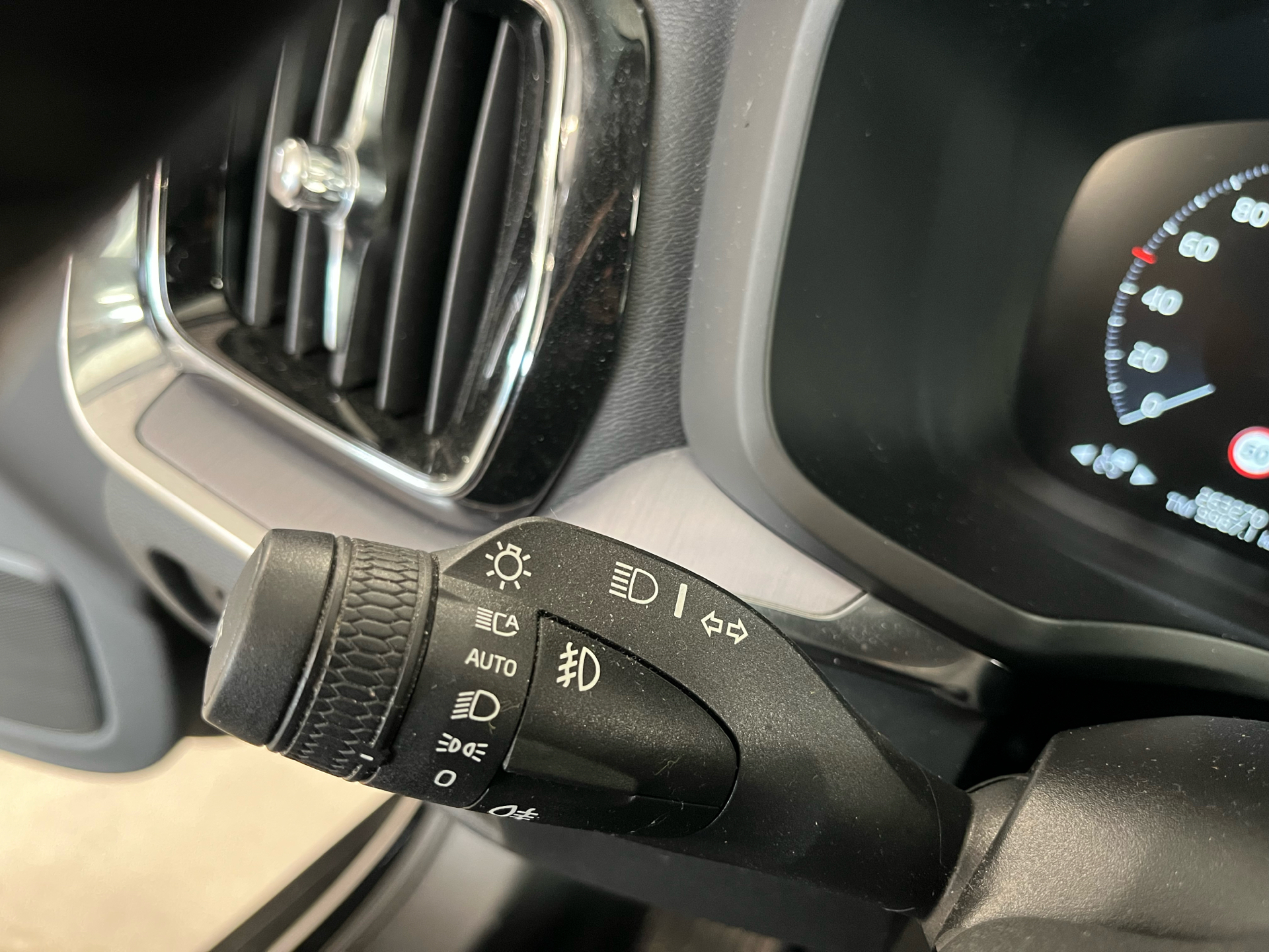 Billede af Volvo V60 2,0 D4 Momentum 190HK Stc 8g Aut.