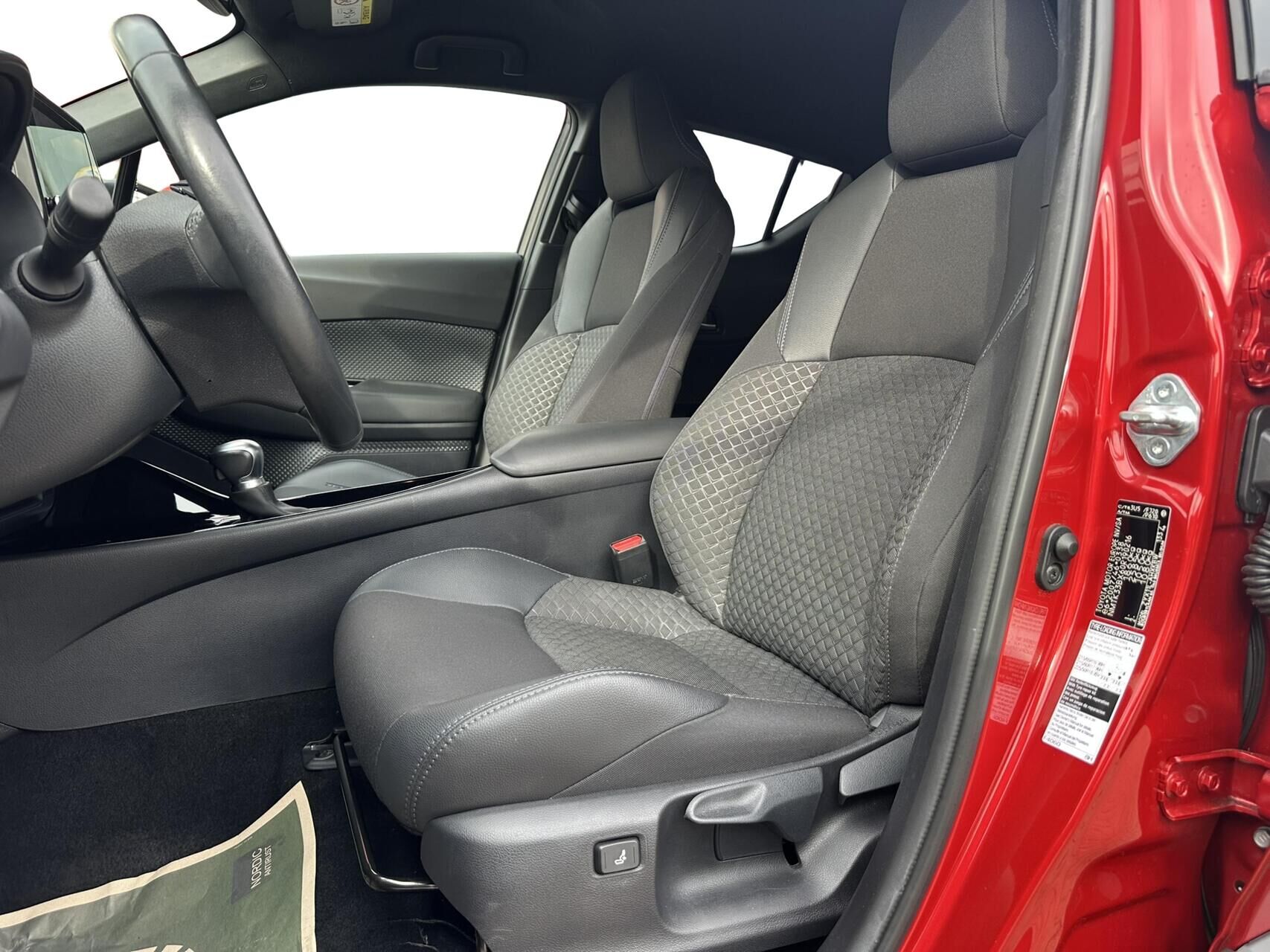 Billede af Toyota C-HR 1,8 Hybrid C-LUB Smart Multidrive S 122HK 5d Aut.