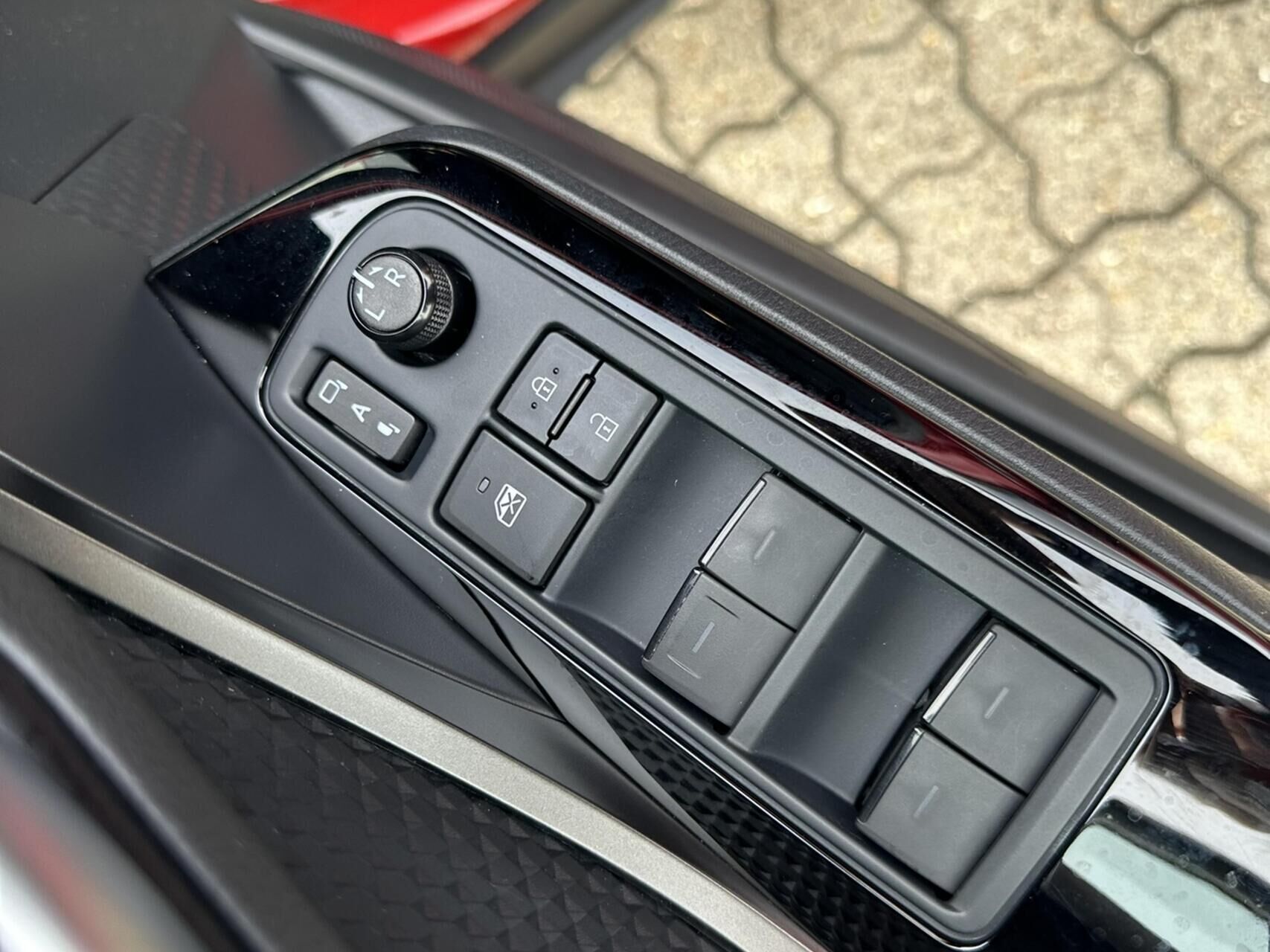 Billede af Toyota C-HR 1,8 Hybrid C-LUB Smart Multidrive S 122HK 5d Aut.