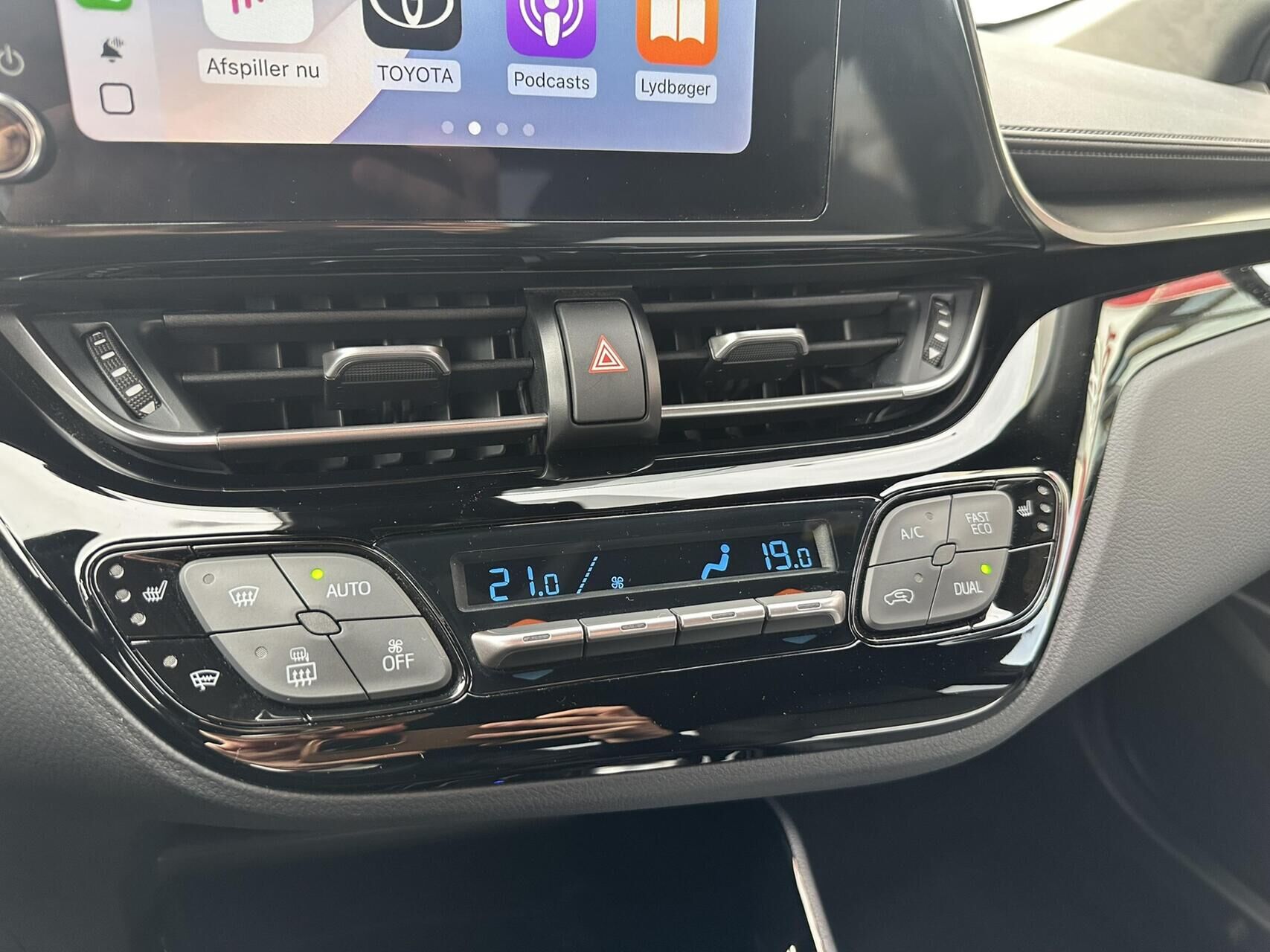 Billede af Toyota C-HR 1,8 Hybrid C-LUB Smart Multidrive S 122HK 5d Aut.