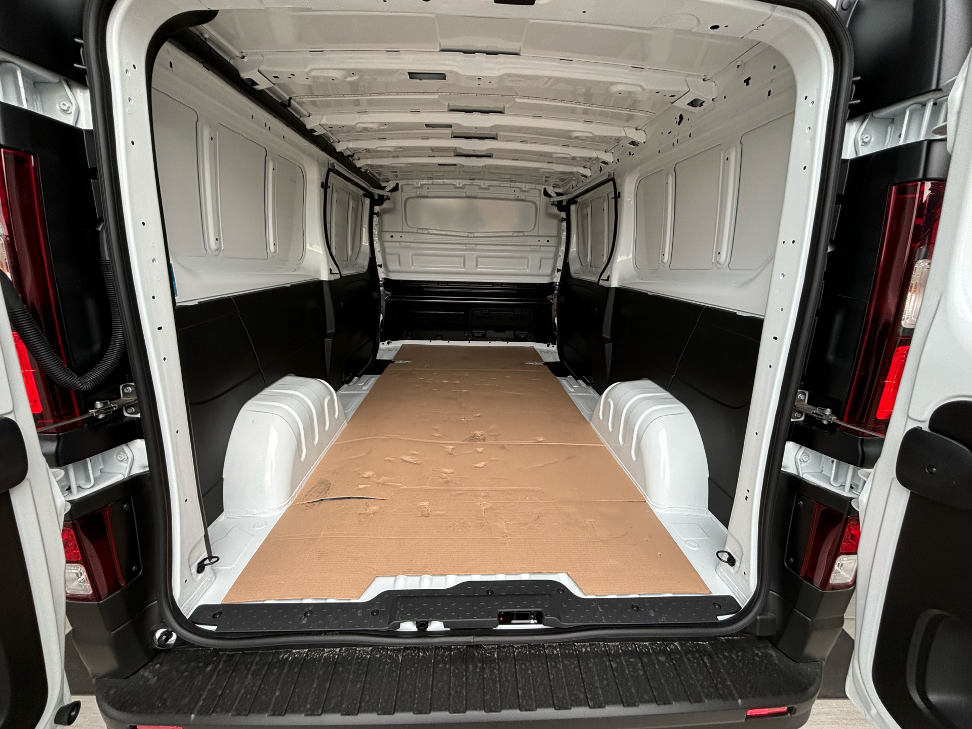 Billede af Nissan Primastar L2H1 2,0 DCi N-Connecta 150HK Van 6g
