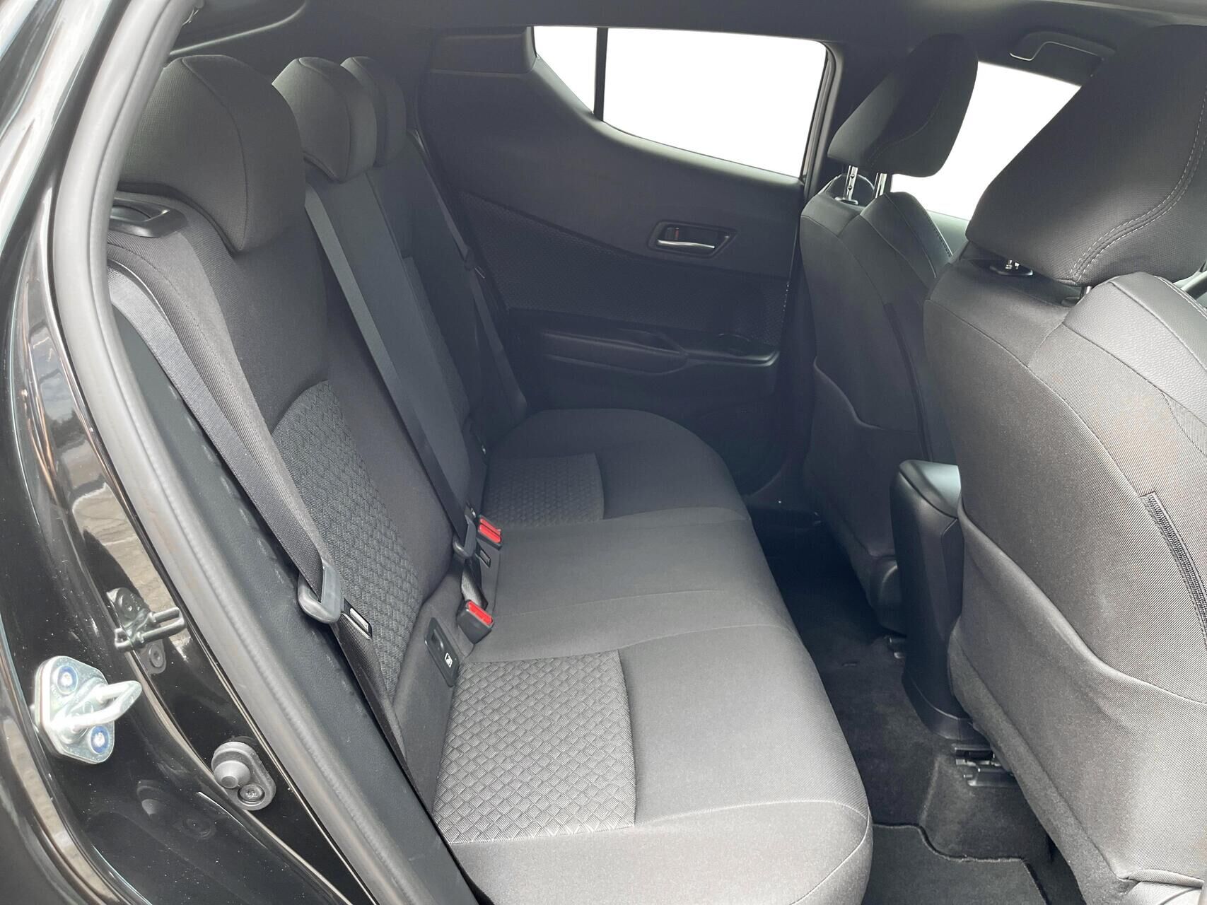 Billede af Toyota C-HR 1,8 Hybrid C-LUB Smart Multidrive S 122HK 5d Aut.