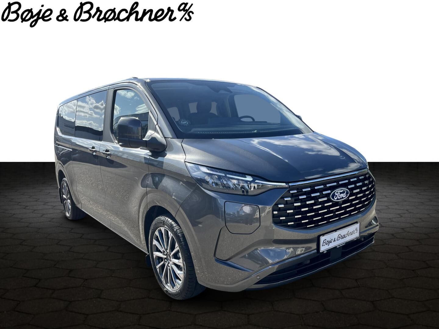 Billede af Ford Tourneo Custom 340 L1H1 2,5 Plugin-hybrid Titanium X CVT 233HK Aut.