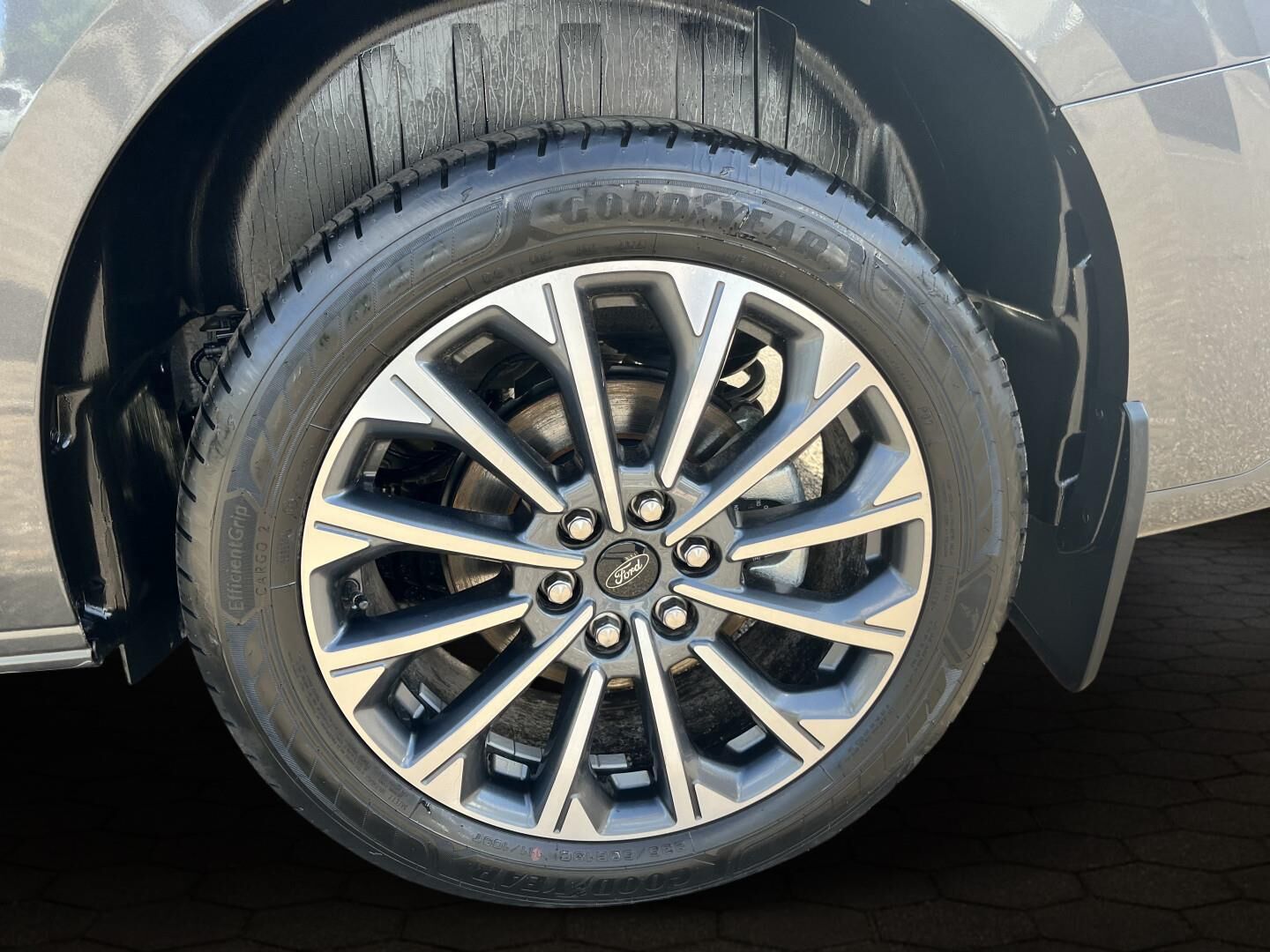 Billede af Ford Tourneo Custom 340 L1H1 2,5 Plugin-hybrid Titanium X CVT 233HK Aut.