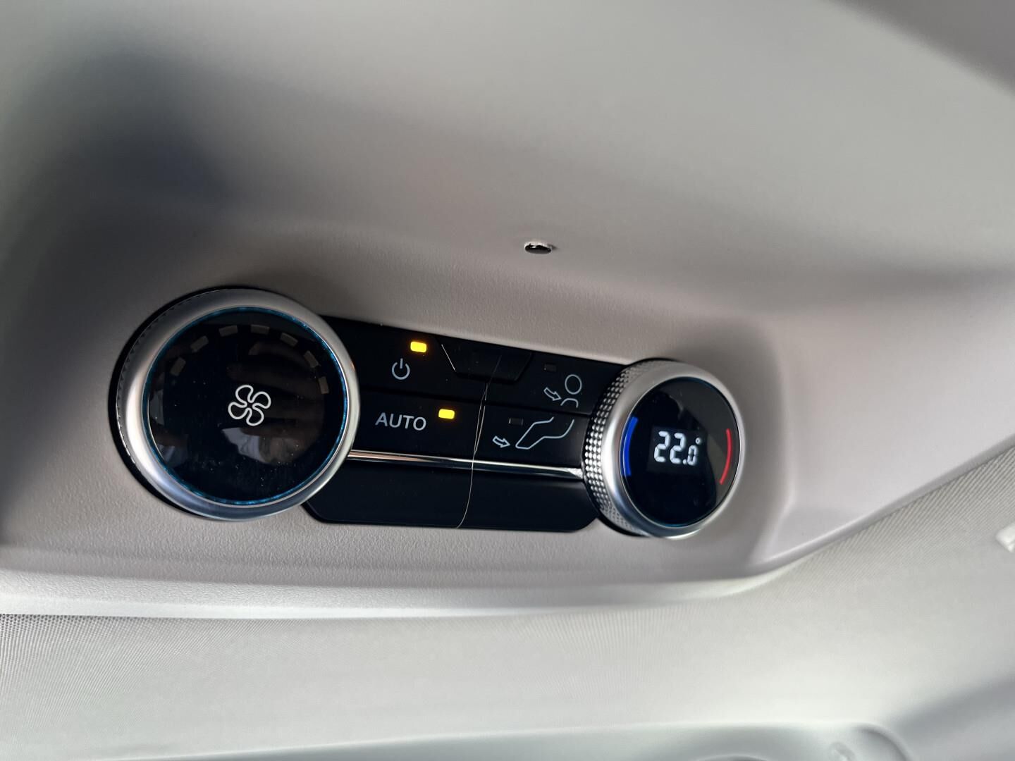 Billede af Ford Tourneo Custom 340 L1H1 2,5 Plugin-hybrid Titanium X CVT 233HK Aut.