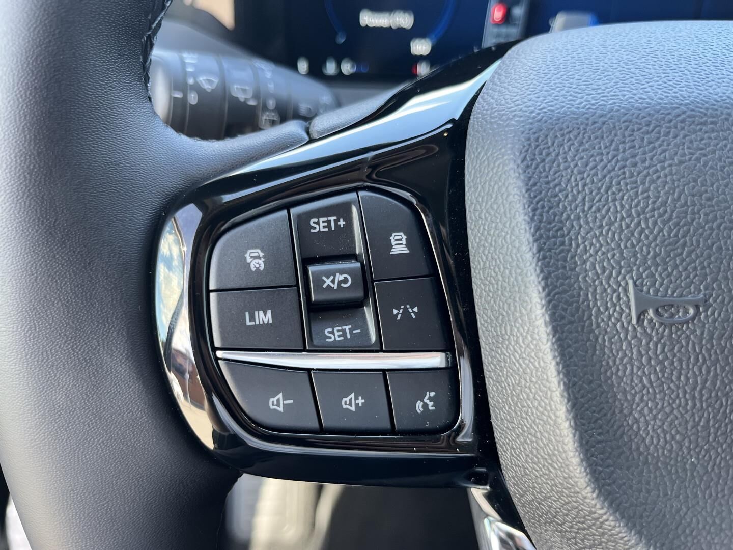 Billede af Ford Tourneo Custom 340 L1H1 2,5 Plugin-hybrid Titanium X CVT 233HK Aut.