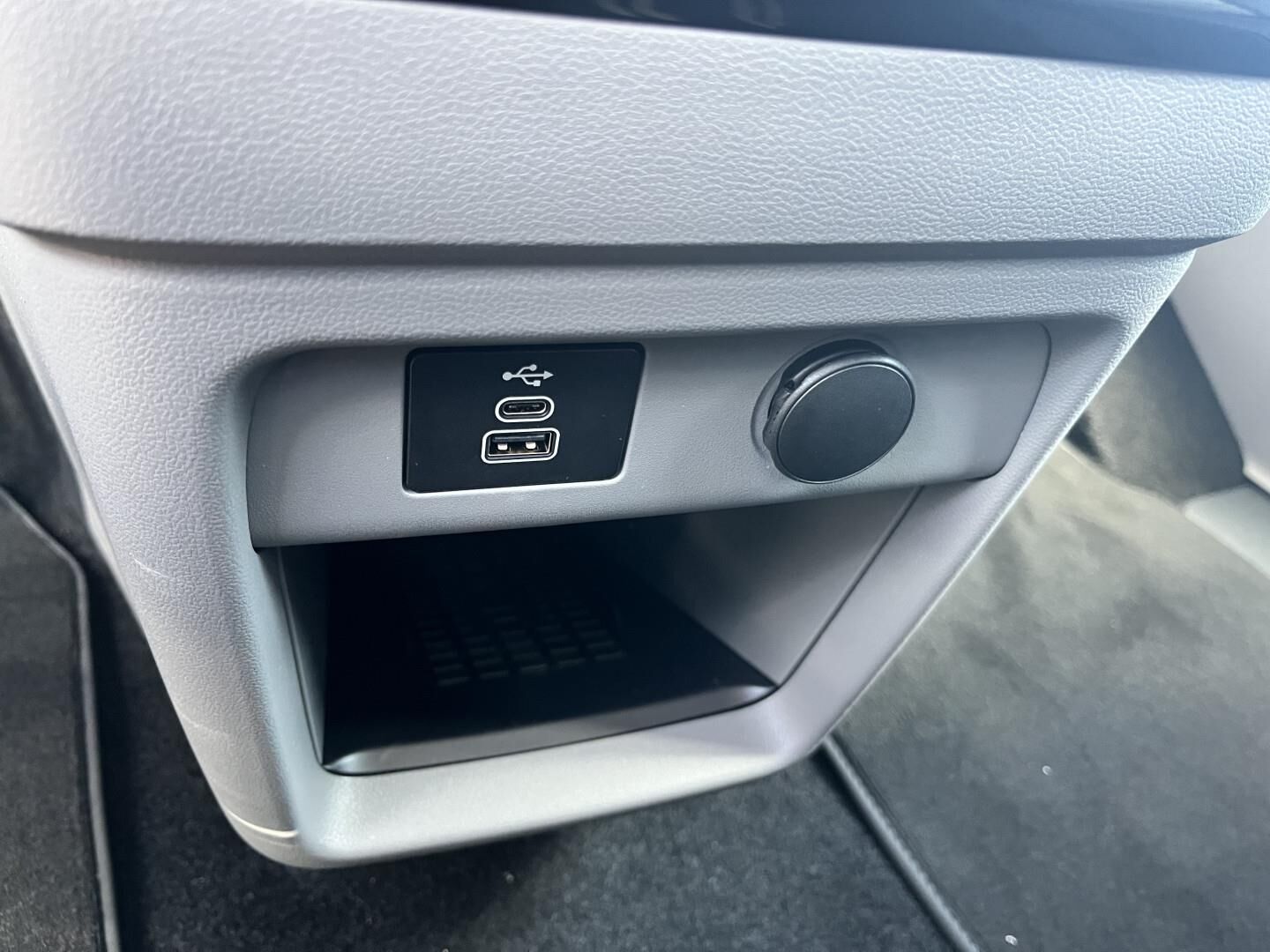 Billede af Ford Tourneo Custom 340 L1H1 2,5 Plugin-hybrid Titanium X CVT 233HK Aut.
