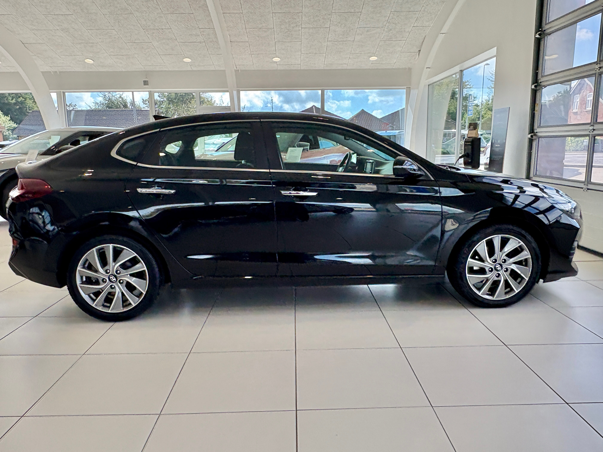 Billede af Hyundai i30 Fastback 1,0 T-GDI Premium 120HK 5d 6g