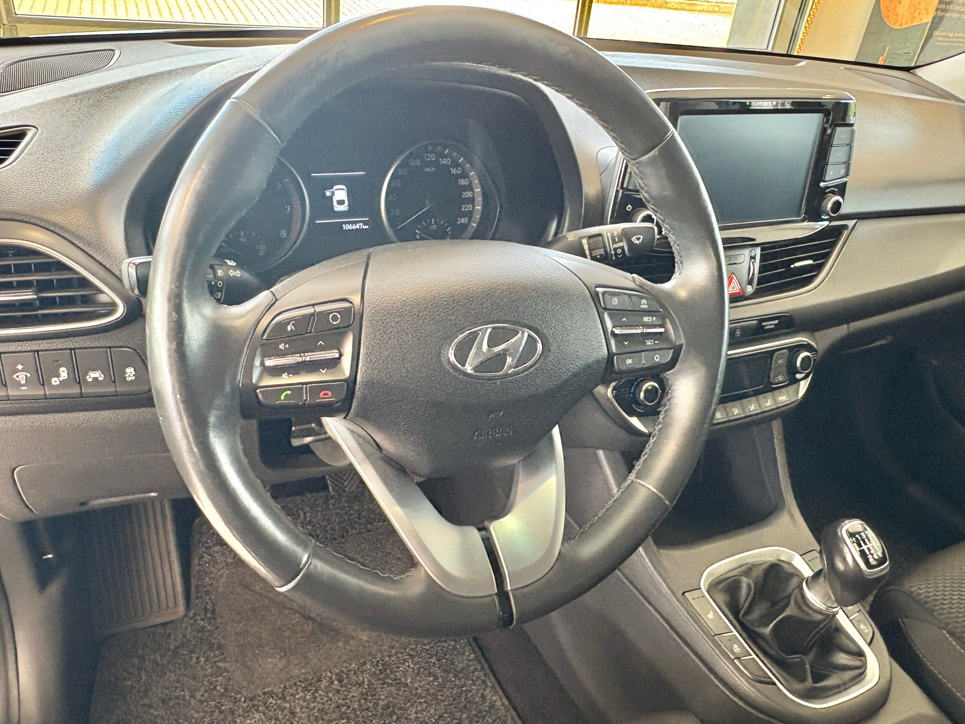 Billede af Hyundai i30 Fastback 1,0 T-GDI Premium 120HK 5d 6g