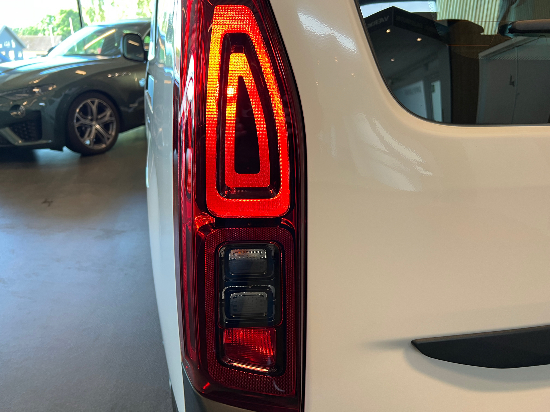 Billede af Citroën e-Berlingo EL Shine Pack XL 136HK Aut.