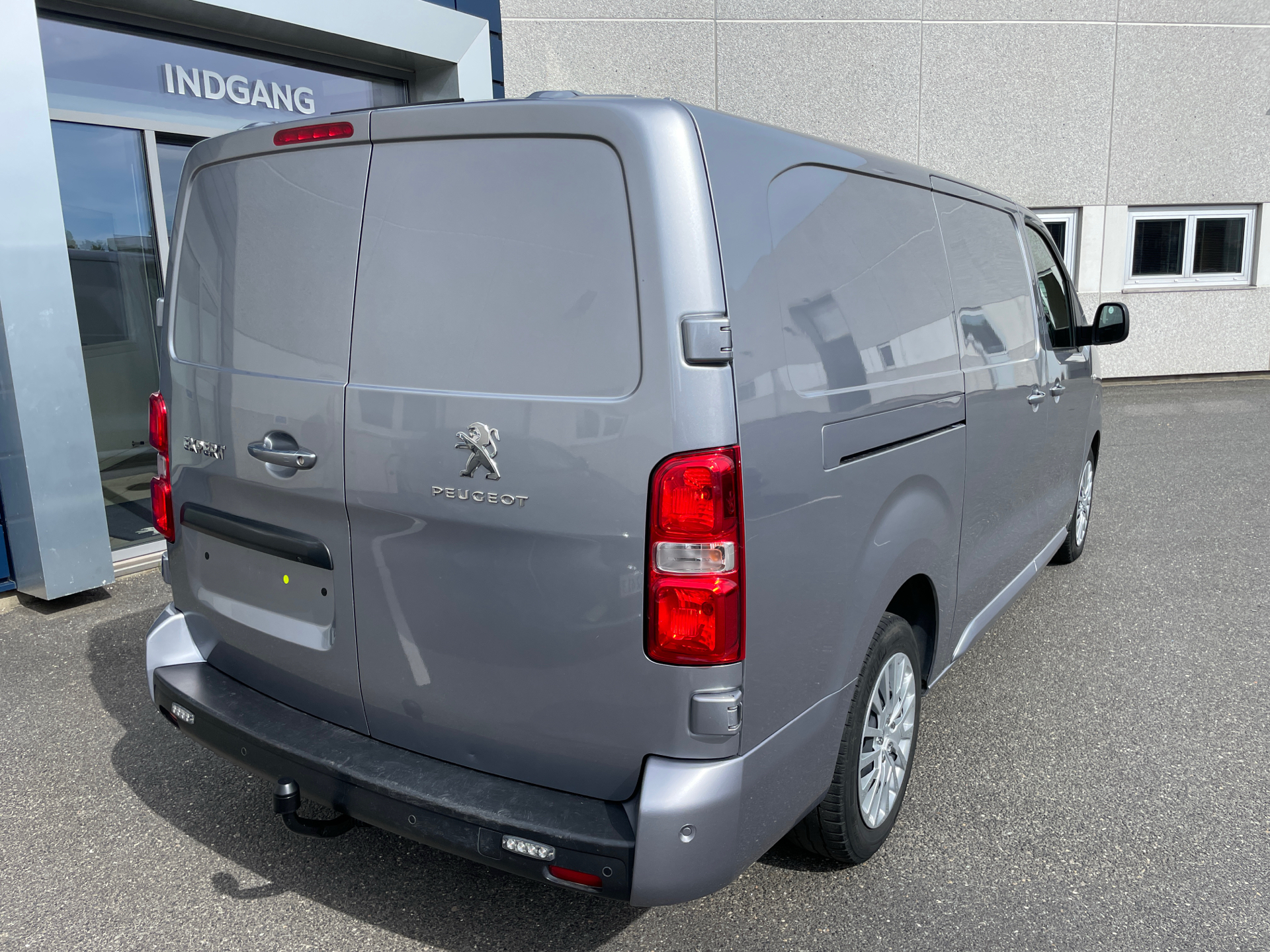 Billede af Peugeot Expert L3 2,0 BlueHDi Ultimate EAT8 177HK Van 8g Aut.
