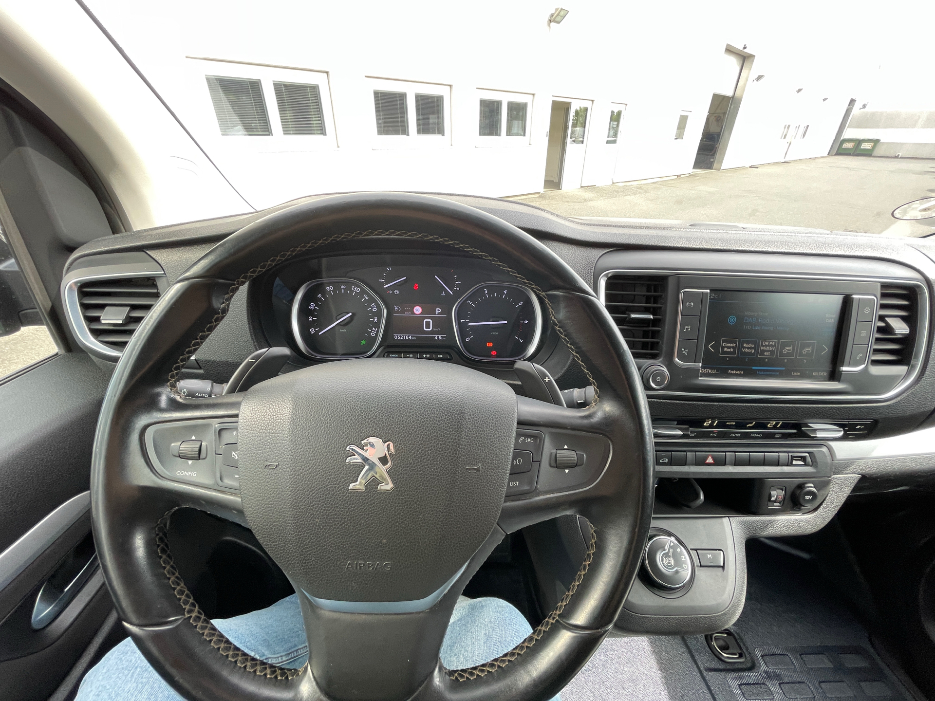 Billede af Peugeot Expert L3 2,0 BlueHDi Ultimate EAT8 177HK Van 8g Aut.