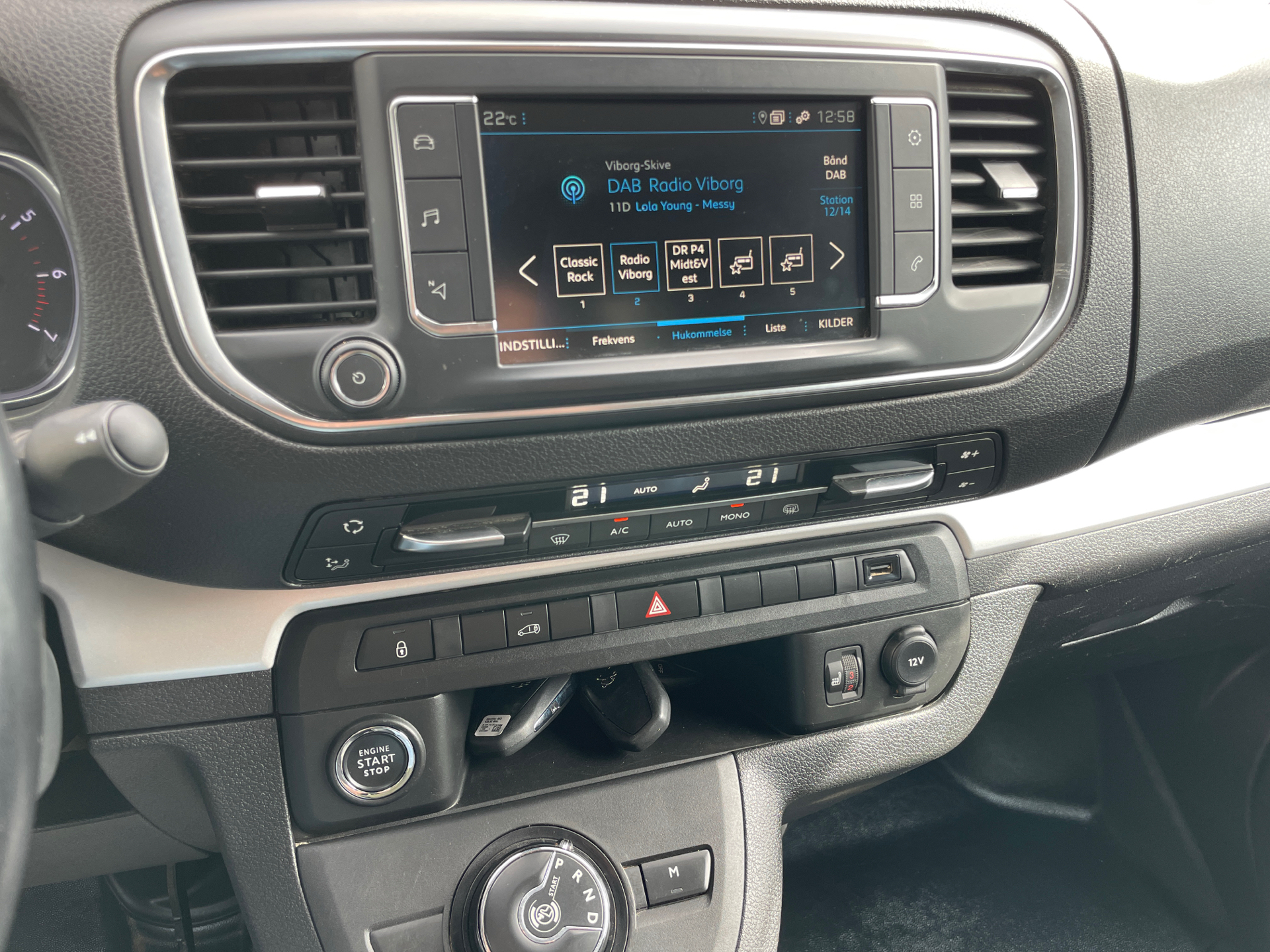 Billede af Peugeot Expert L3 2,0 BlueHDi Ultimate EAT8 177HK Van 8g Aut.