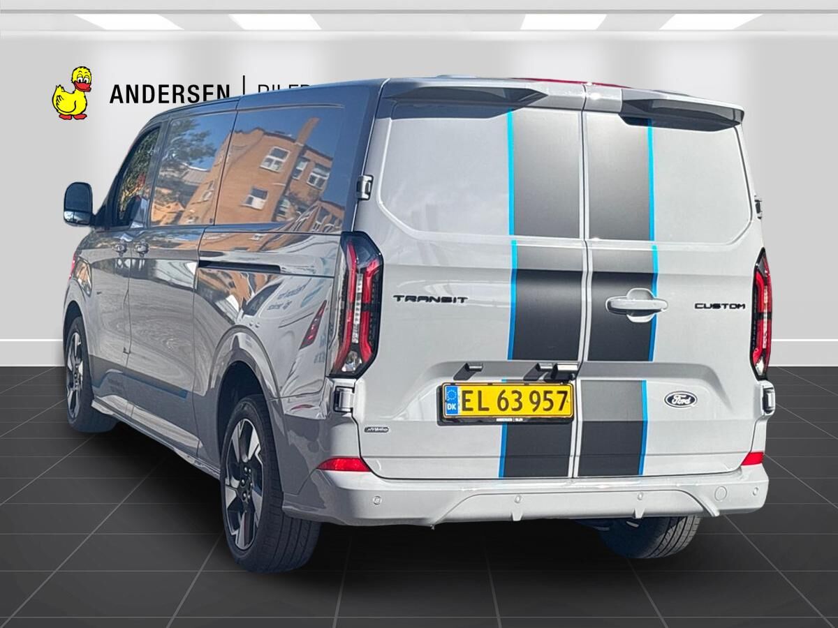 Billede af Ford Transit Custom 320 L2H1 2,5 Plugin-hybrid Sport CVT 233HK Van Trinl. Gear