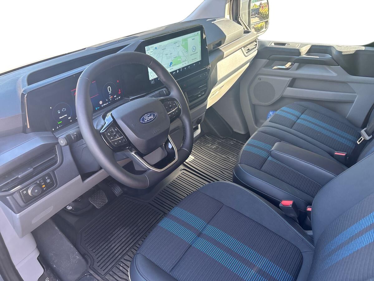 Billede af Ford Transit Custom 320 L2H1 2,5 Plugin-hybrid Sport CVT 233HK Van Trinl. Gear