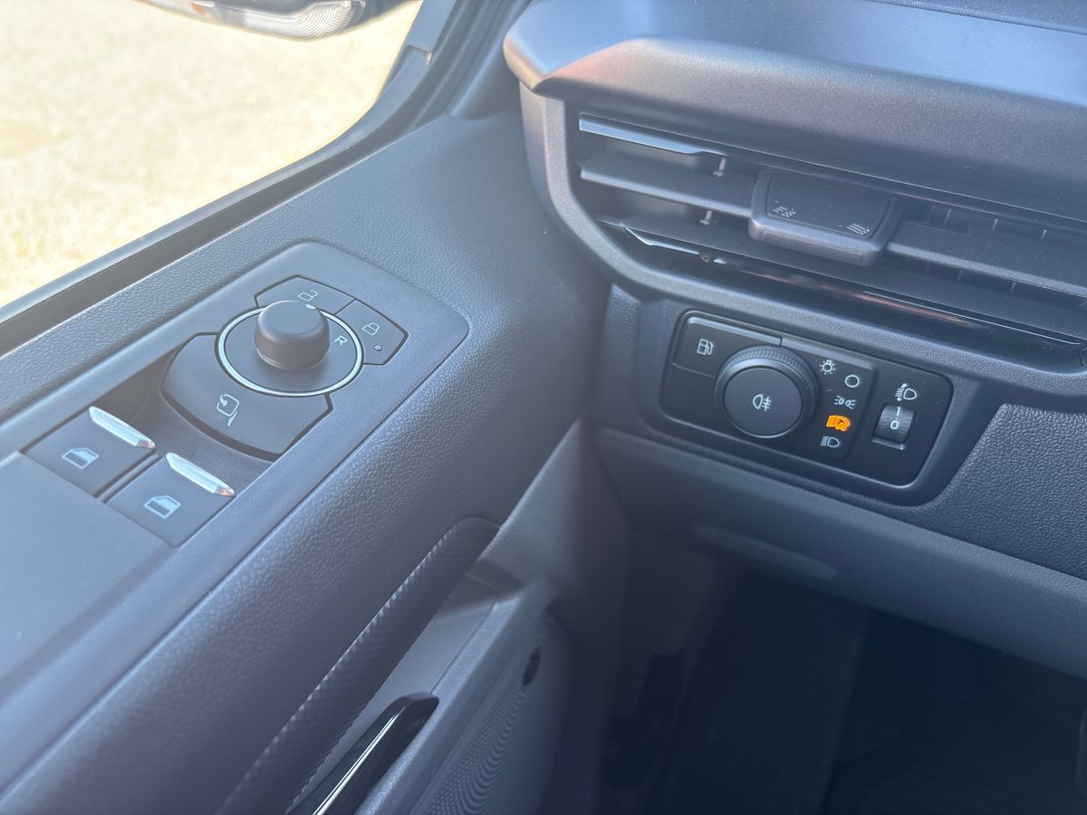 Billede af Ford Transit Custom 320 L2H1 2,5 Plugin-hybrid Sport CVT 233HK Van Trinl. Gear