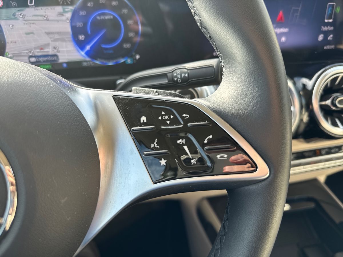 Billede af Mercedes-Benz EQB 300 EL Progressive 7 pers. 4Matic 228HK 5d Aut.