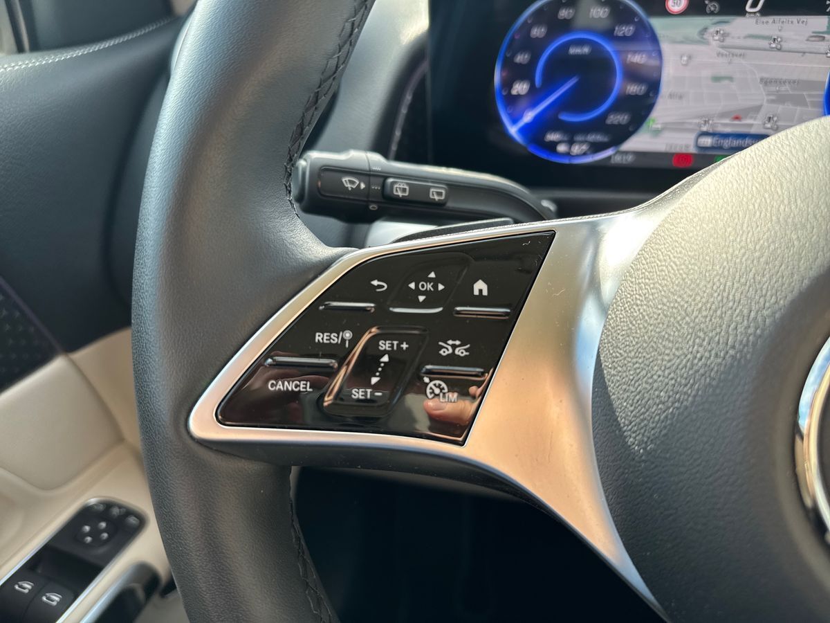 Billede af Mercedes-Benz EQB 300 EL Progressive 7 pers. 4Matic 228HK 5d Aut.