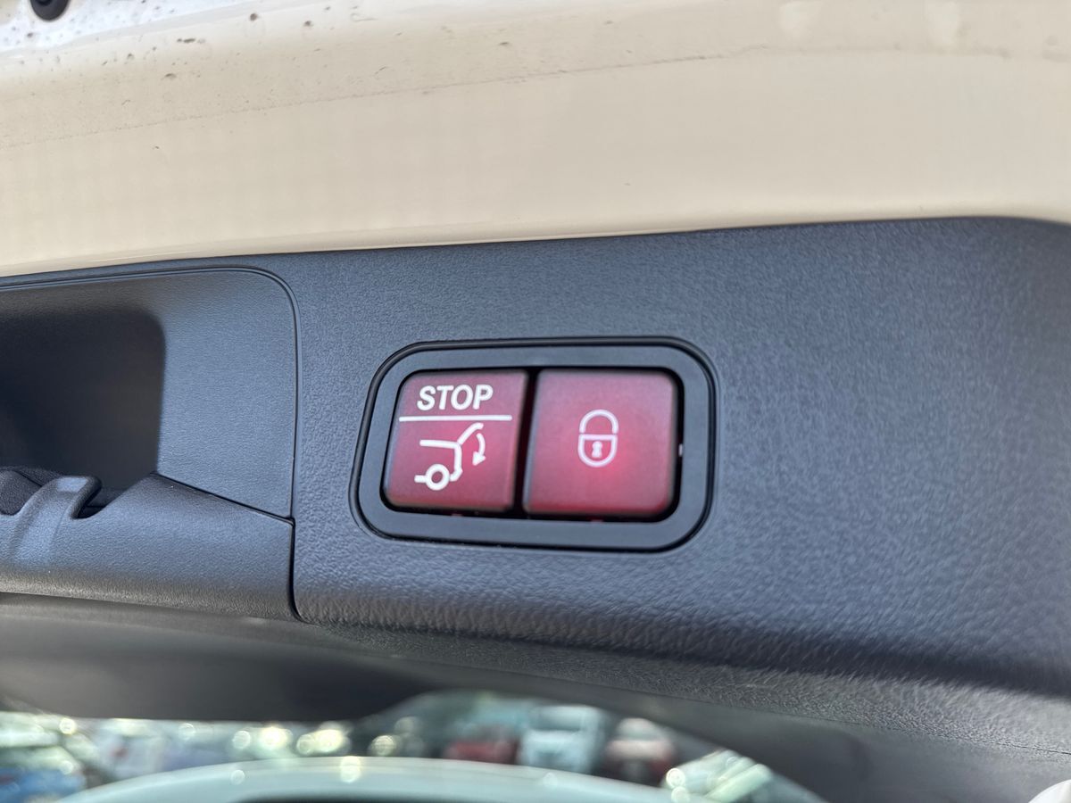 Billede af Mercedes-Benz EQB 300 EL Progressive 7 pers. 4Matic 228HK 5d Aut.