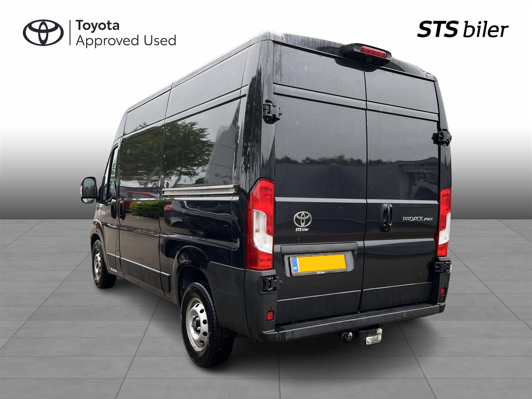 Billede af Toyota Proace Max Medium 2,2 D Comfort Master To skydedør m. højt tag 140HK Van 8g Aut.