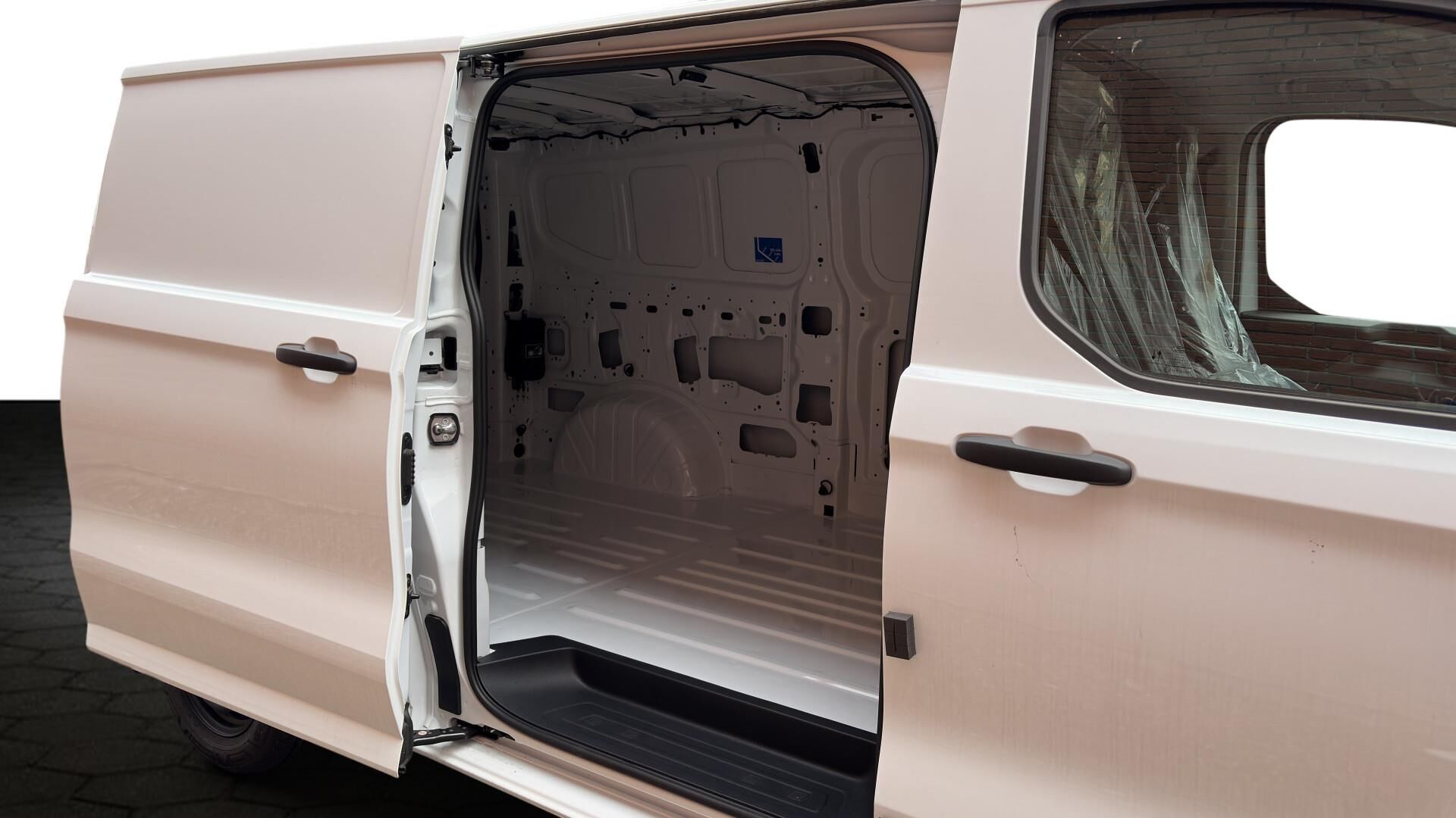 Billede af Ford E-Transit Custom 340 L2H1 EL Trend 136HK Van Aut.