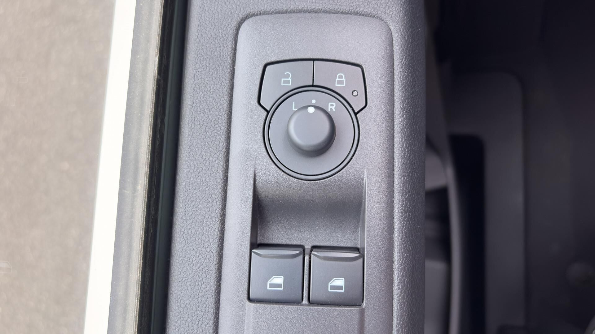 Billede af Ford E-Transit Custom 340 L2H1 EL Trend 136HK Van Aut.
