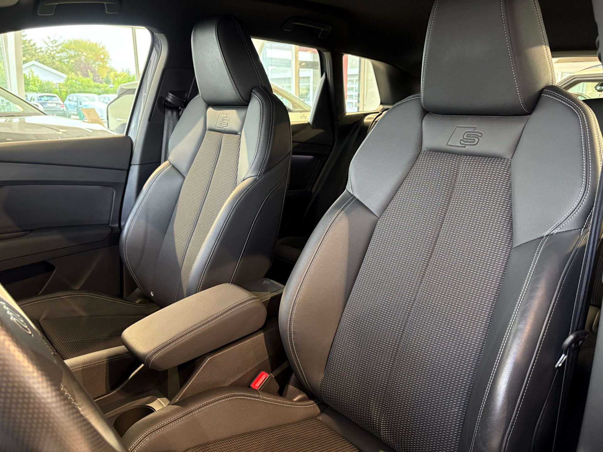Billede af Audi Q4 45 E-tron Attitude Quattro 265HK 5d Aut.
