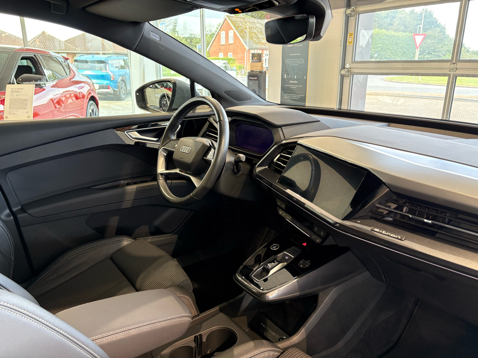 Billede af Audi Q4 45 E-tron Attitude Quattro 265HK 5d Aut.