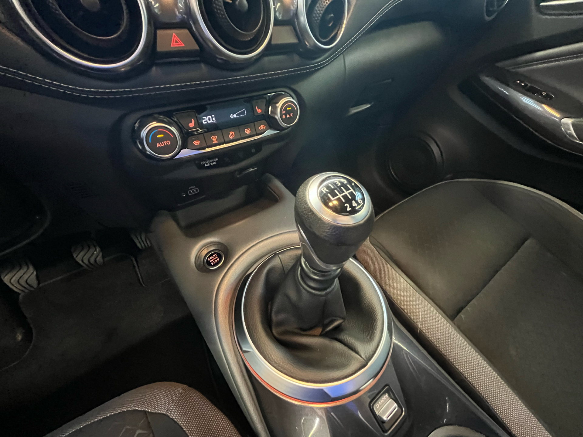 Billede af Nissan Juke 1,0 Dig-T N-Connecta 117HK 5d 6g