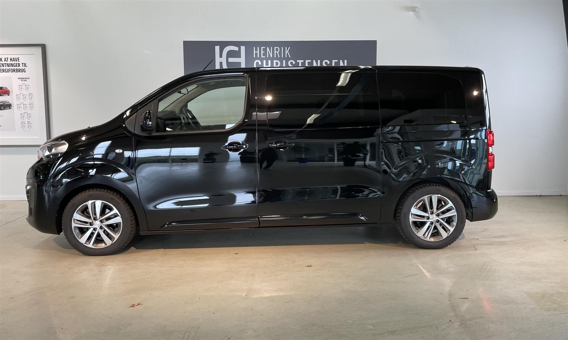 Billede af Peugeot e-Traveller L2 EL Premium 136HK Aut.