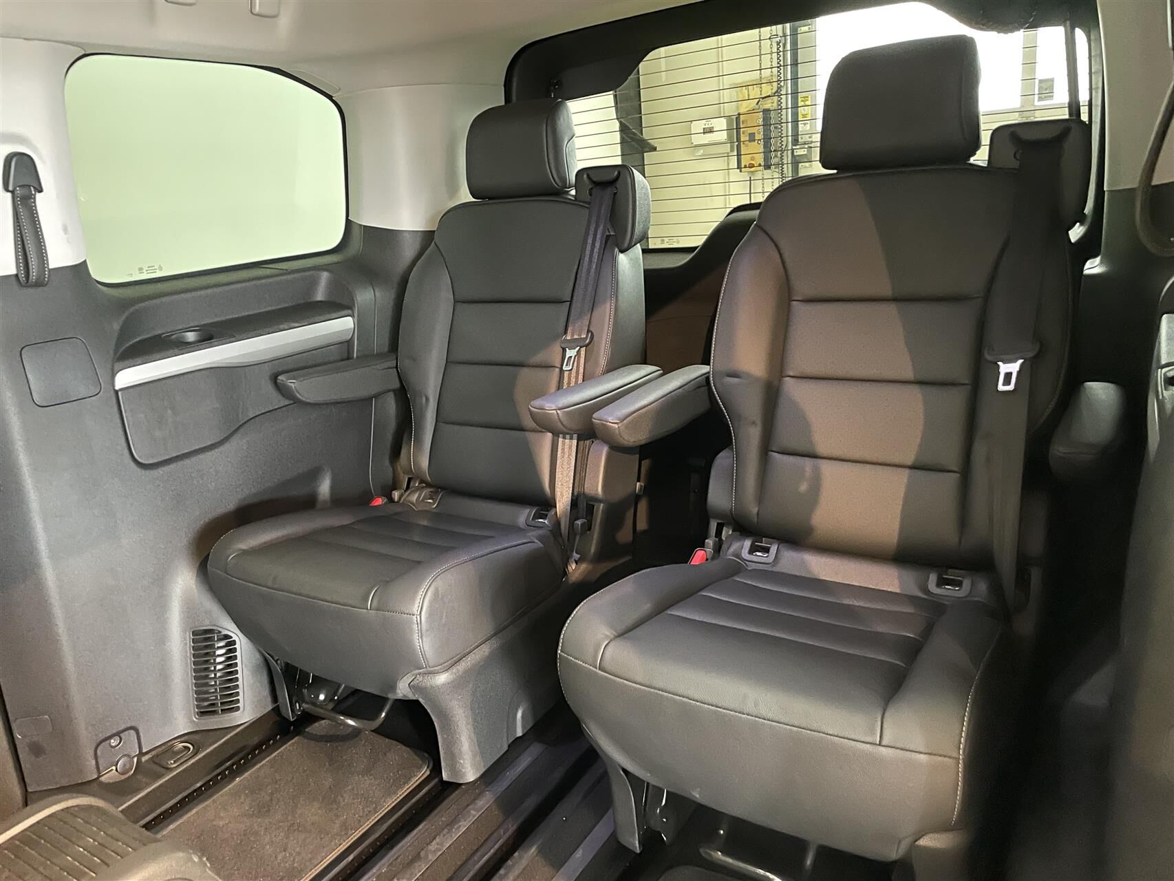 Billede af Peugeot e-Traveller L2 EL Premium 136HK Aut.