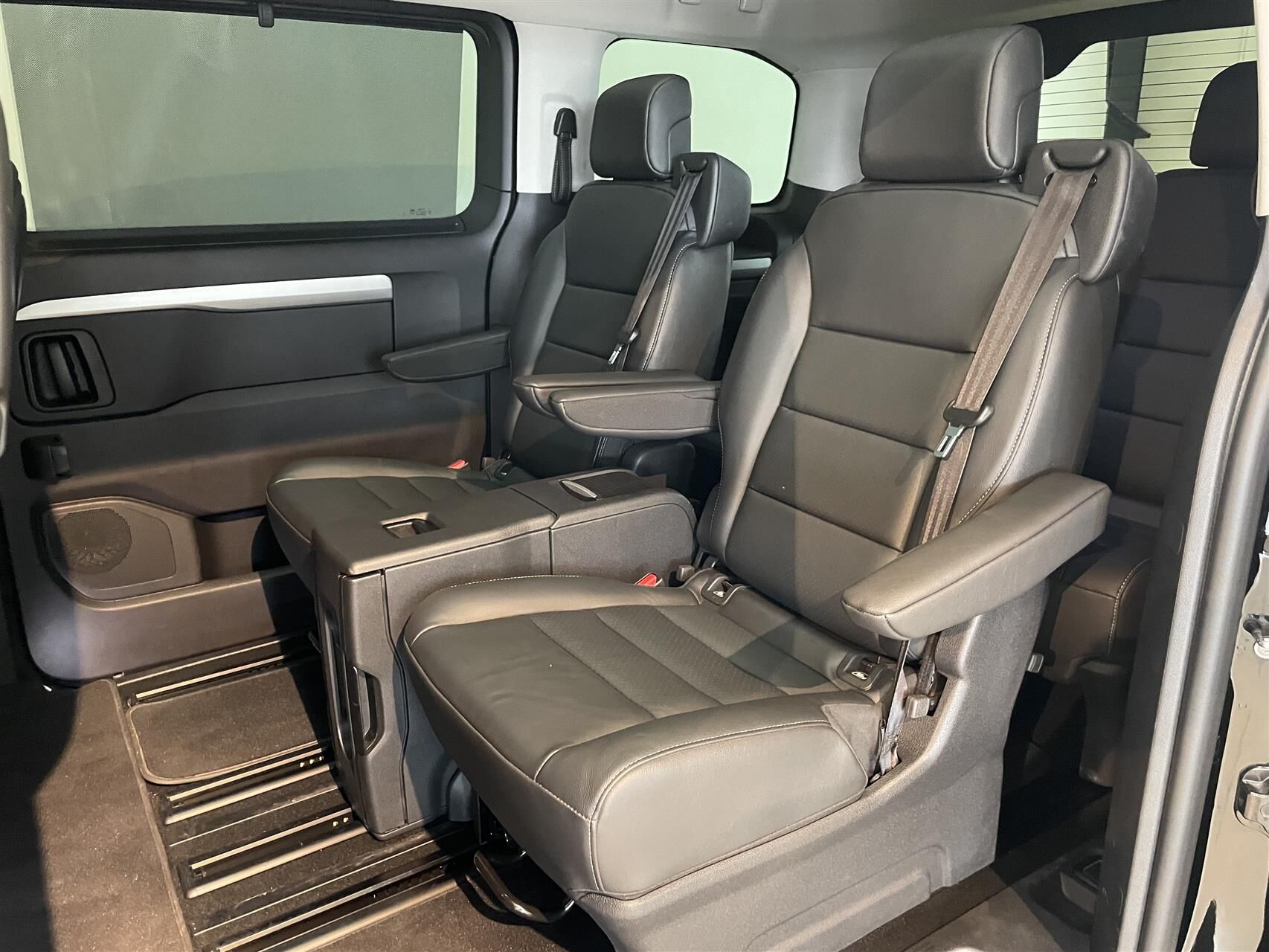 Billede af Peugeot e-Traveller L2 EL Premium 136HK Aut.