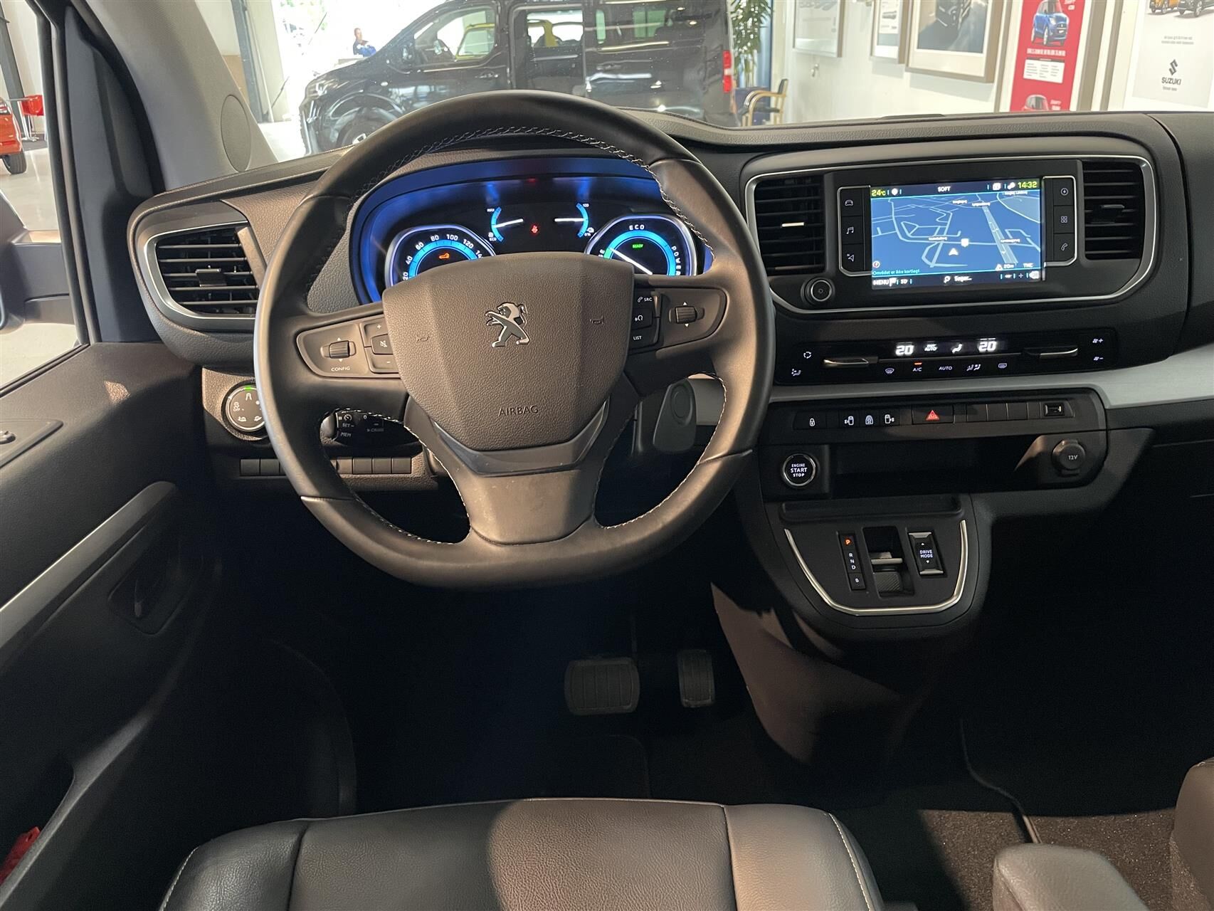 Billede af Peugeot e-Traveller L2 EL Premium 136HK Aut.