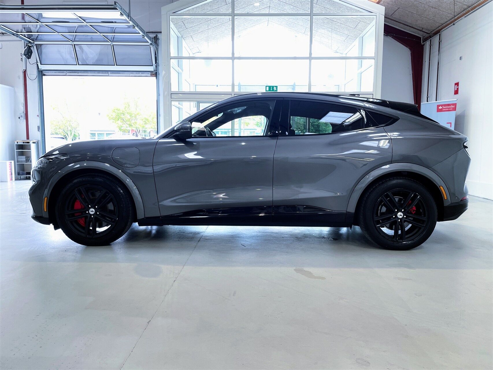 Billede af Ford Mustang Mach-E EL Extended Range First Edition AWD 371HK 5d Aut.