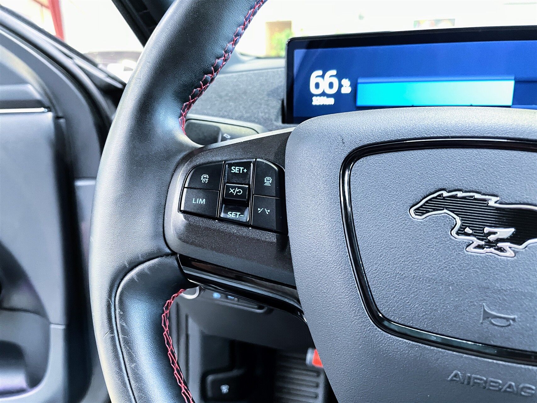 Billede af Ford Mustang Mach-E EL Extended Range First Edition AWD 371HK 5d Aut.