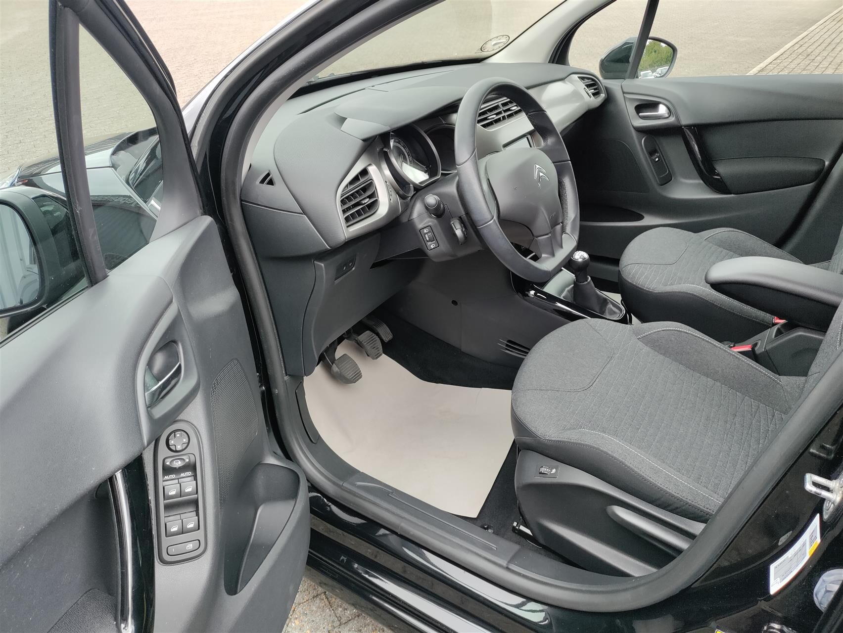 Billede af Citroën C3 1,6 Blue HDi Feel Complet start/stop 100HK 5d