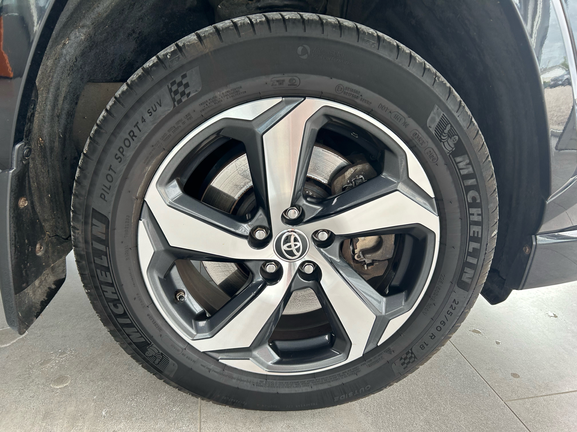 Billede af Toyota RAV4 Plug-in 2,5 Plugin-hybrid H3 Business Comfort AWD 306HK 5d 6g Aut.