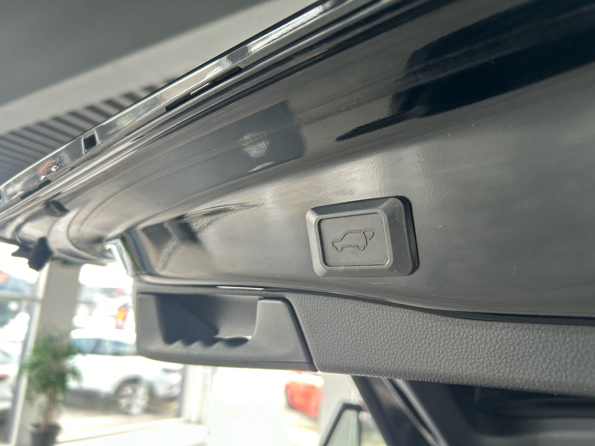 Billede af Toyota RAV4 Plug-in 2,5 Plugin-hybrid H3 Business Comfort AWD 306HK 5d 6g Aut.