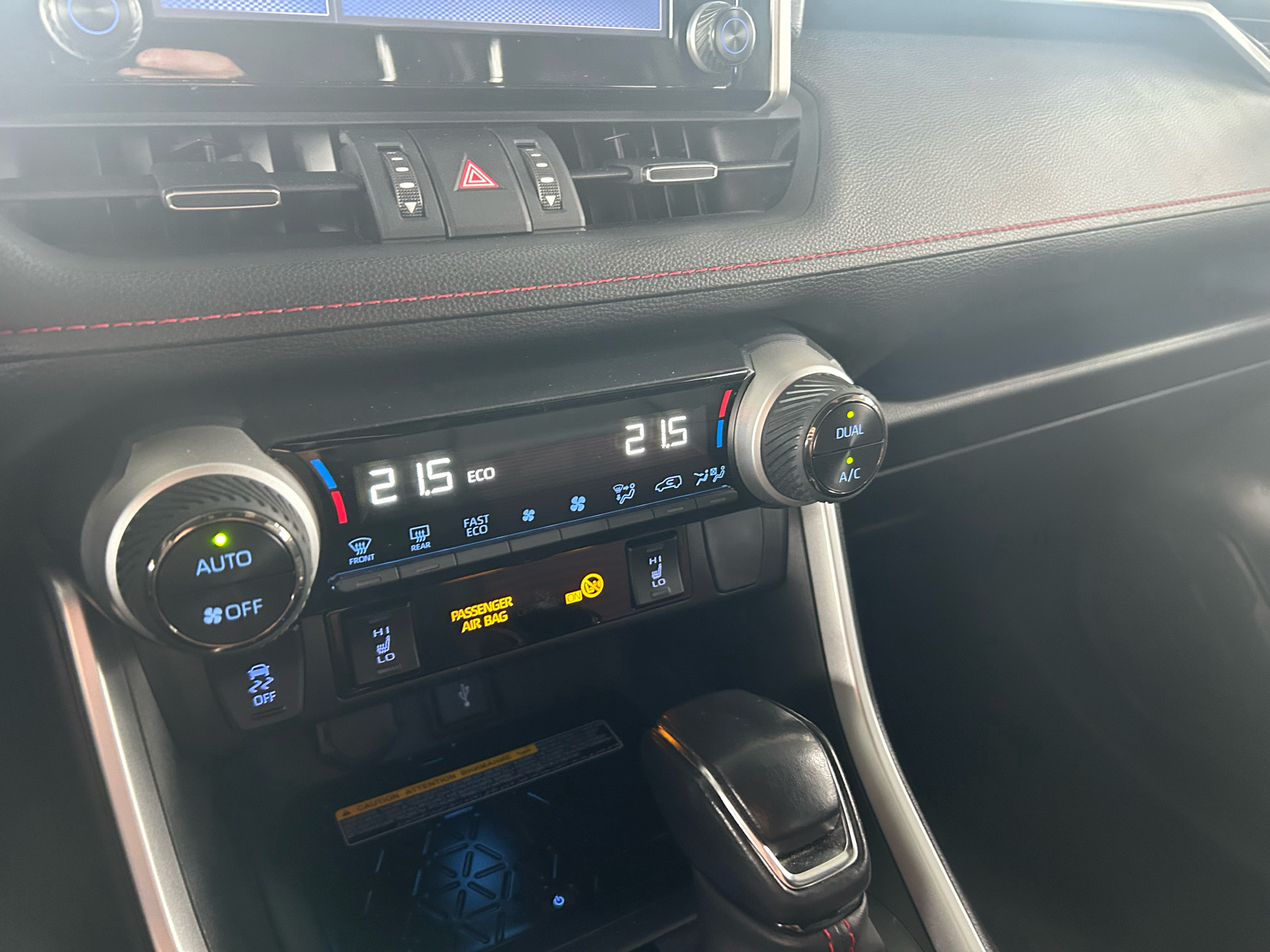 Billede af Toyota RAV4 Plug-in 2,5 Plugin-hybrid H3 Business Comfort AWD 306HK 5d 6g Aut.