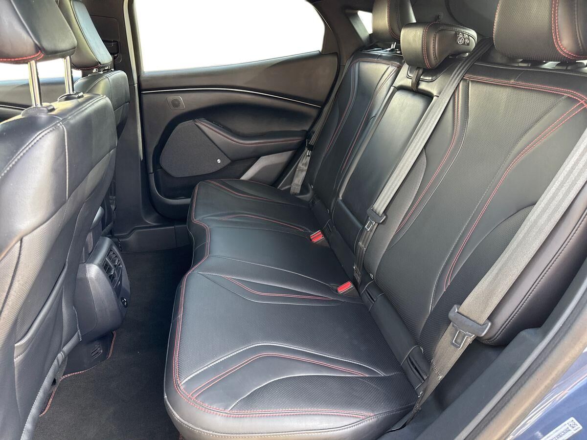 Billede af Ford Mustang Mach-E EL UR Premium AWD 351HK 5d Aut.