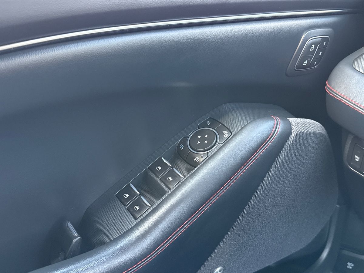 Billede af Ford Mustang Mach-E EL UR Premium AWD 351HK 5d Aut.