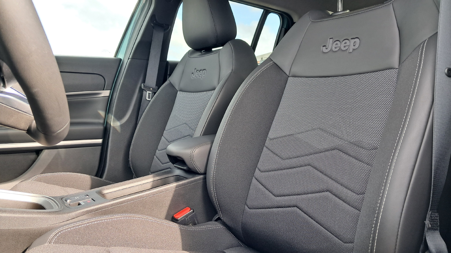 Billede af Jeep Avenger EL Altitude 156HK 5d Aut.