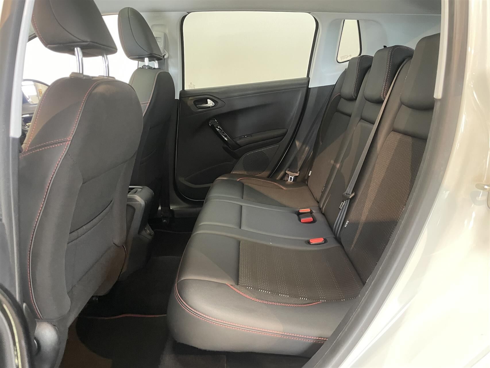 Billede af Peugeot 2008 1,5 BlueHDi GT Line Sky EAT6 120HK 5d 6g Aut.