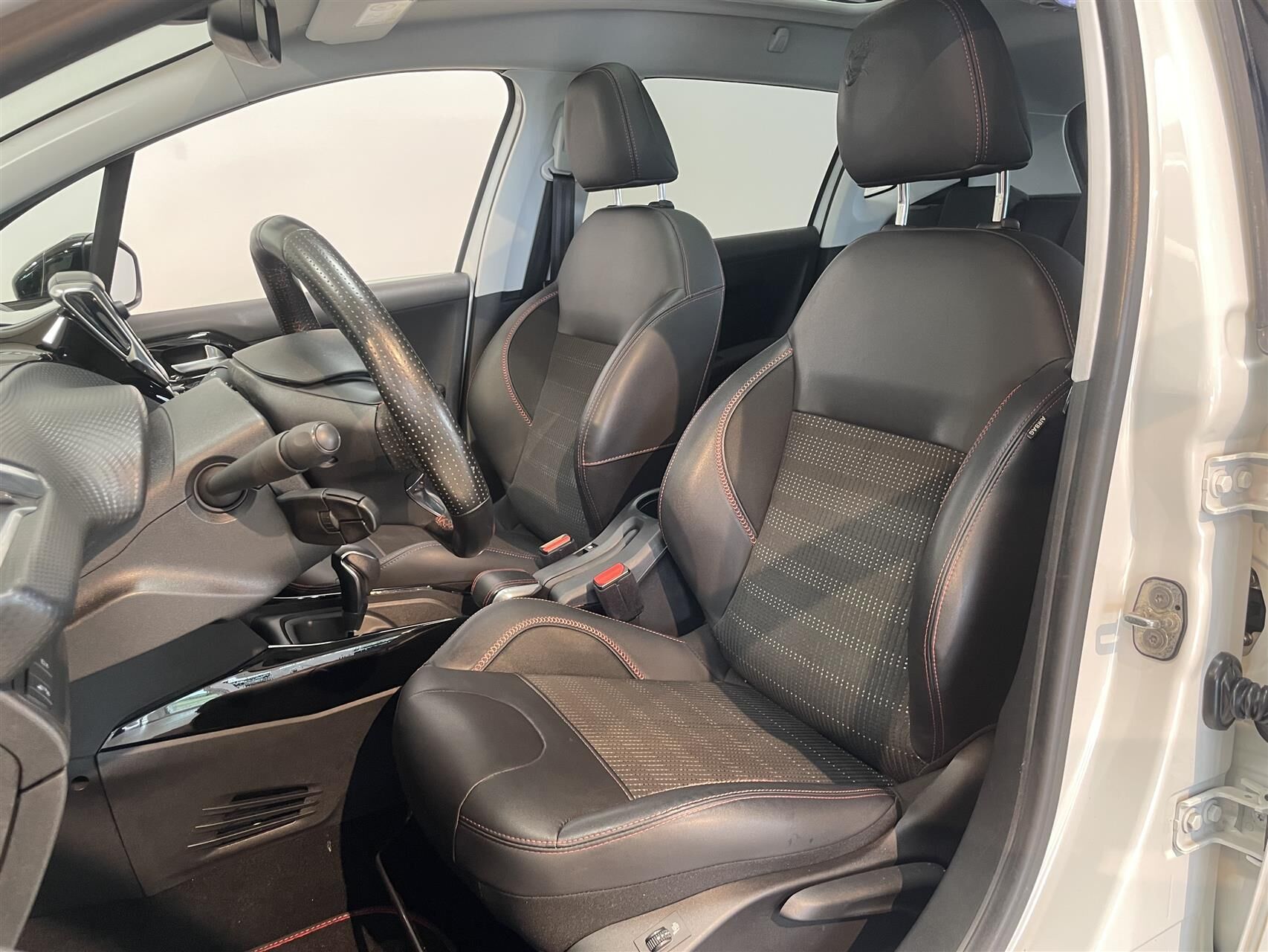 Billede af Peugeot 2008 1,5 BlueHDi GT Line Sky EAT6 120HK 5d 6g Aut.