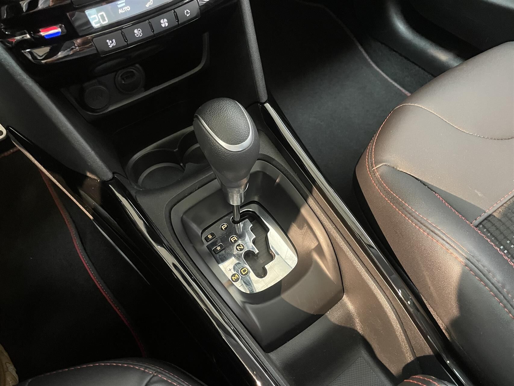 Billede af Peugeot 2008 1,5 BlueHDi GT Line Sky EAT6 120HK 5d 6g Aut.