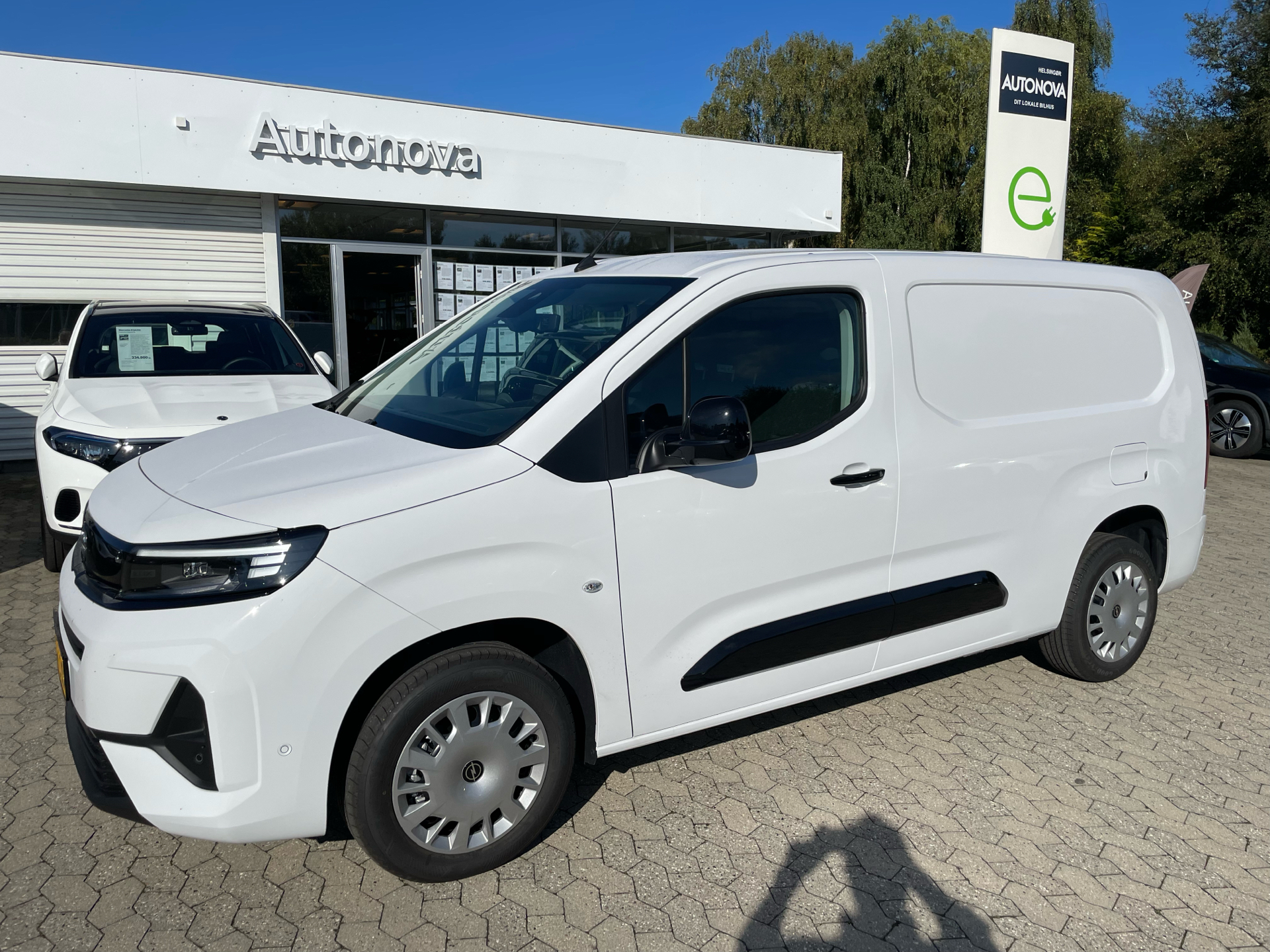 Billede af Opel Combo L2V2 1,5 BlueHDi Innovation+ EAT8 130HK Van 8g Aut.